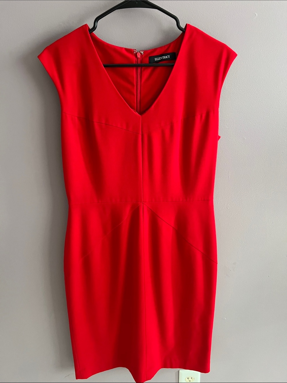 Ellen Tracy V-Neck Red Midi Sheath Dress